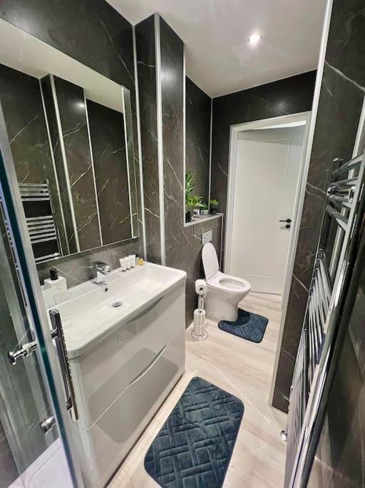 Contemporary Flat In Prime City Centre Edinburgh Exterior photo
